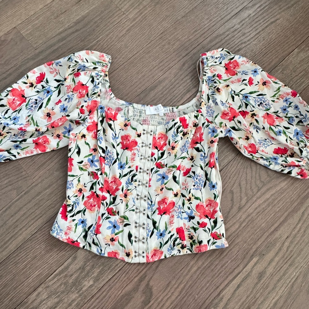 ASTR The Label Floral Square-Neck Puff Sleeve Top